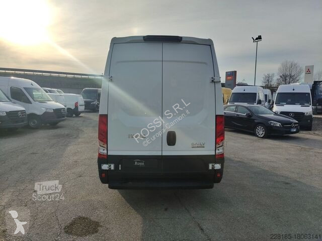 Véhicule utilitaire Iveco  DAILY - 35S16