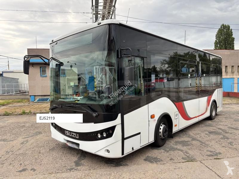 Autobussen Isuzu Novo