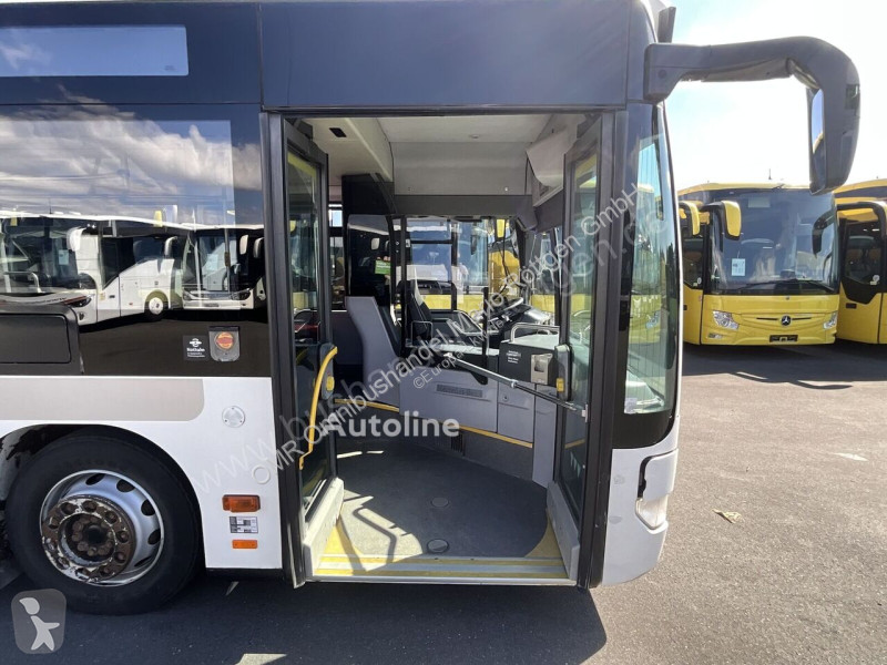 Autobussen Mercedes 0 530