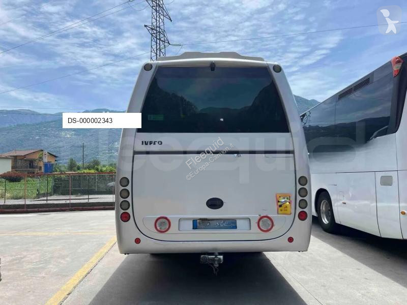 Autóbusz Iveco Unvi Compa