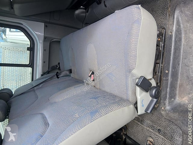 Коммерческий автомобиль