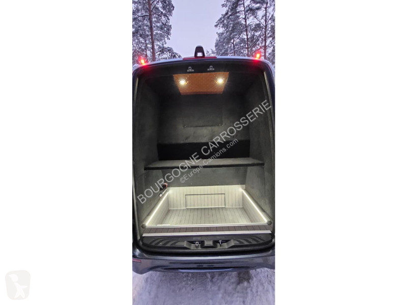 Veículo utilitário Mercedes 2.0 EcoBlue - 136...