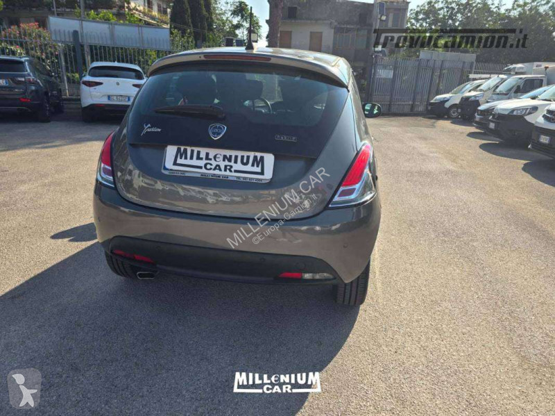Véhicule utilitaire  LANCIA YPSILON GOLD HYBRID...