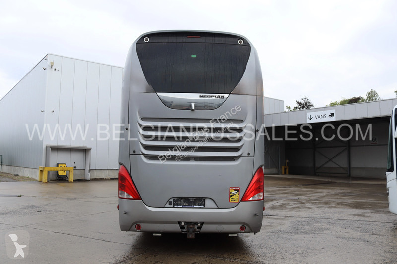 Autobussen Neoplan Skyliner L New Model / P06 /...