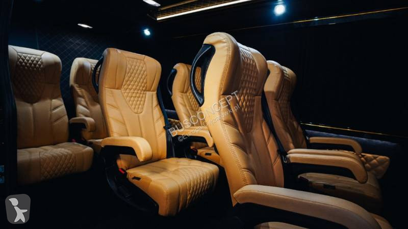 Autobus Mercedes 319 7+2