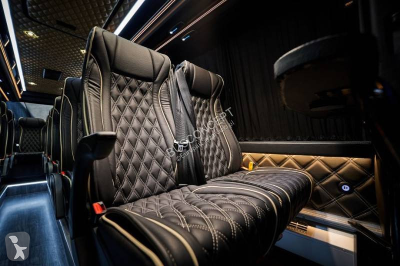 Autobus Mercedes 519 21 seats panorama - on stock