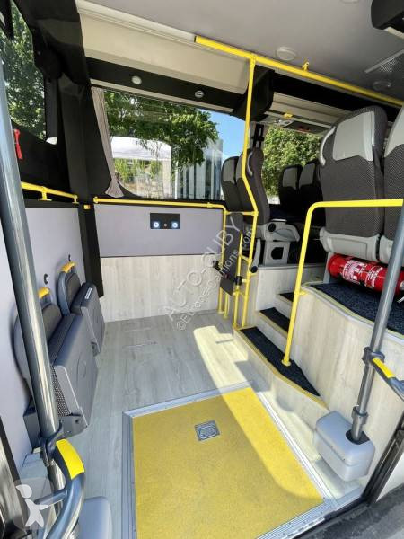 Autobuz Iveco Cuby 24+19+Rampe d'accès handicapé