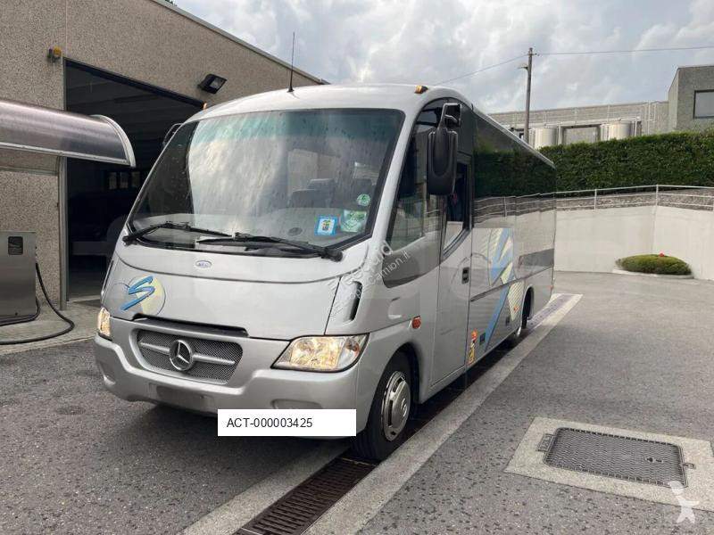 Autobuz Mercedes MB 818 S
