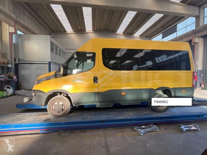 Междуградски автобус Iveco Daily