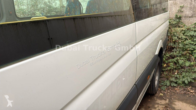باص Mercedes 515 15-Sitzplätze