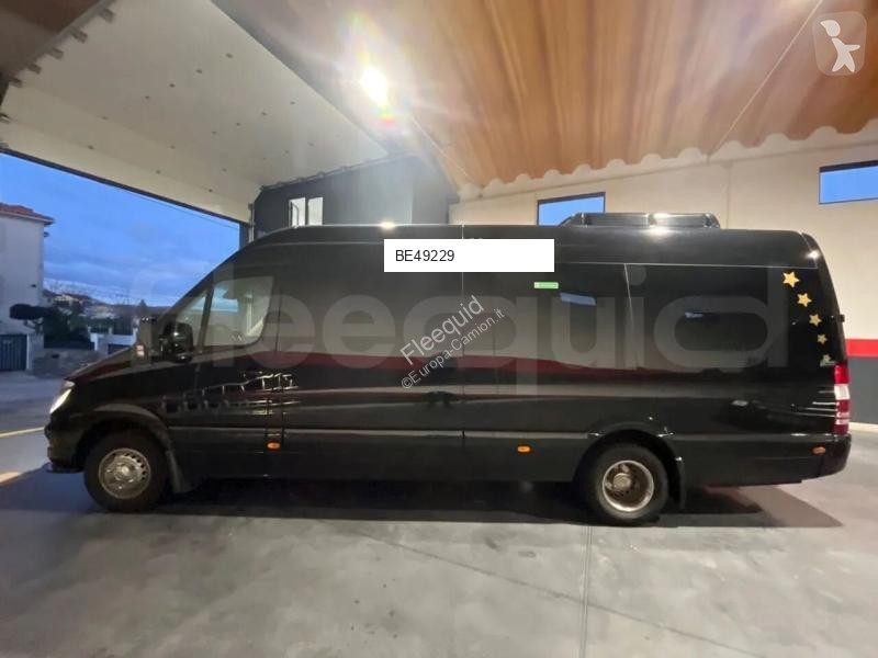 باص Mercedes