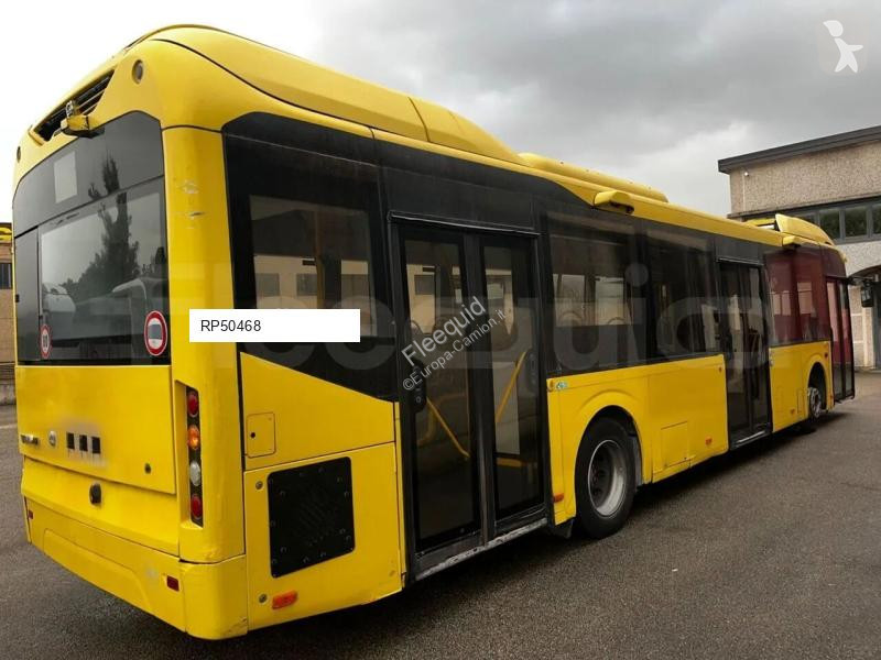 باص Volvo 7900