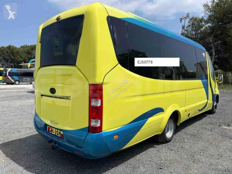 باص Iveco Ferqui