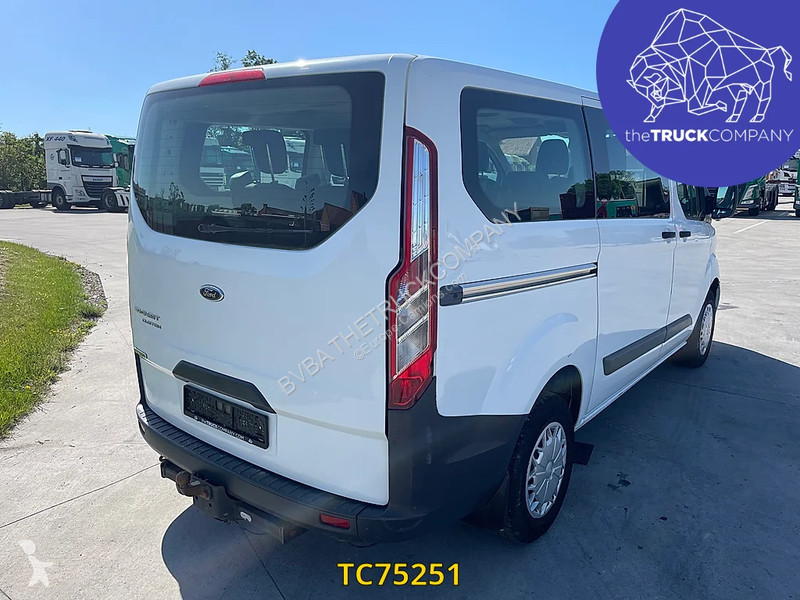 باص Ford kombi 130.35 9 places