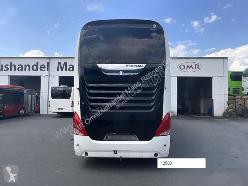 باص Neoplan Skyliner L