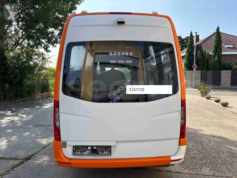 باص Mercedes