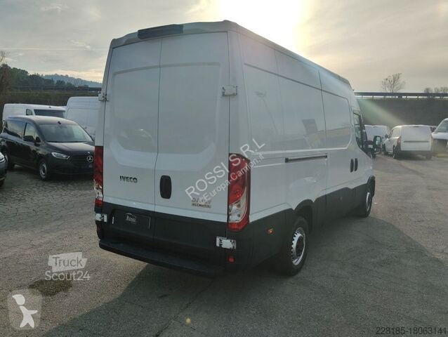 Véhicule utilitaire Iveco  DAILY - 35S16