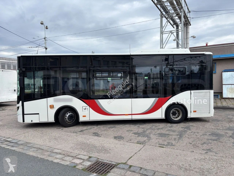 Autobussen Isuzu Novo