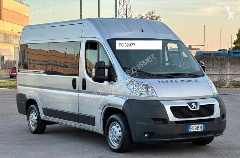 Veículo utilitário Peugeot 9 posti