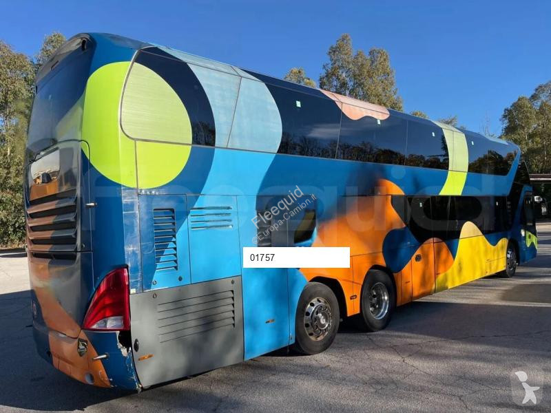 Neoplan Skyliner bus