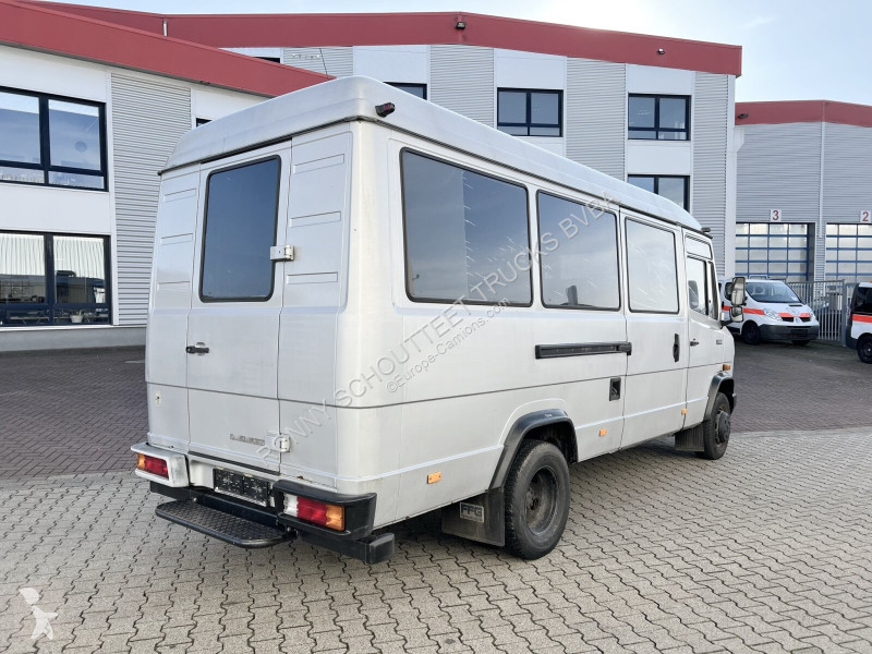 Autobuz Mercedes 711 D-KA 4x2 711 D-KA 4x2,...