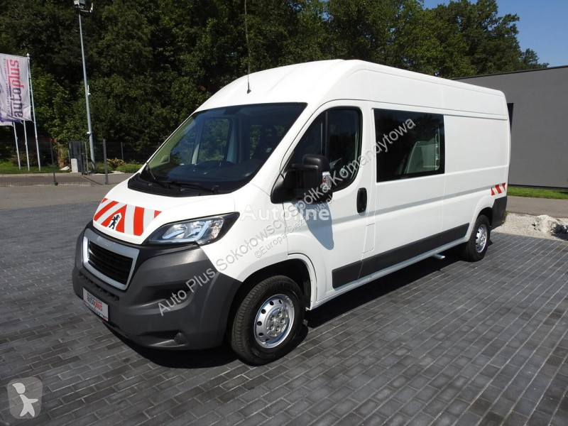 Véhicule utilitaire Peugeot BOXER FURGON...