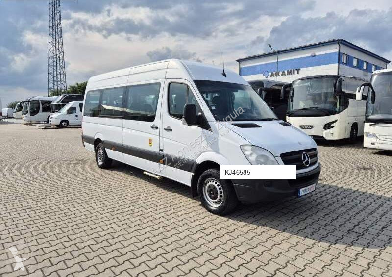Autobuz Mercedes