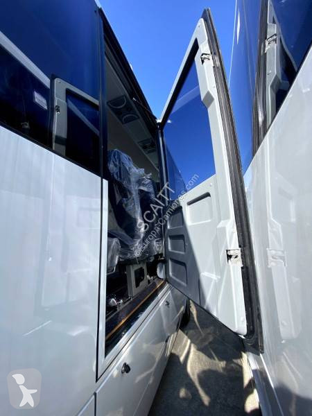 Camioneta Isuzu Novo Nees