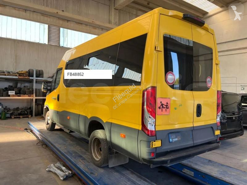 Междуградски автобус Iveco Daily