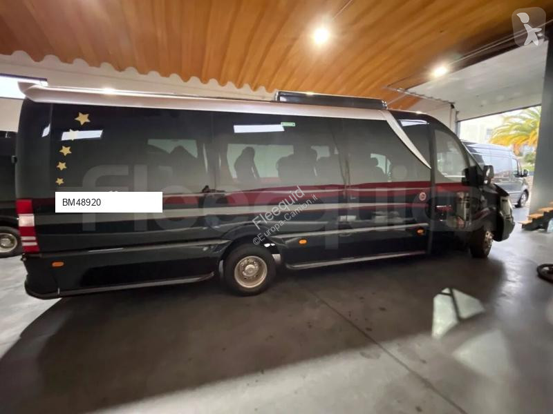 باص Mercedes