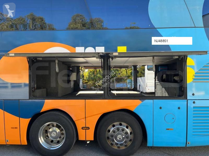 باص Neoplan Skyliner