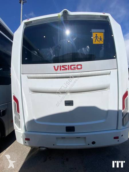 باص Isuzu Visigo