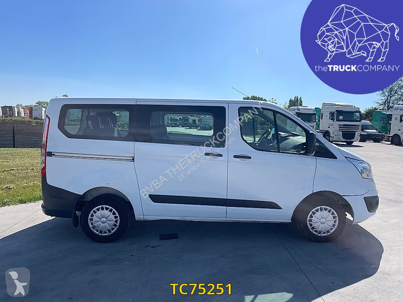 باص Ford kombi 130.35 9 places