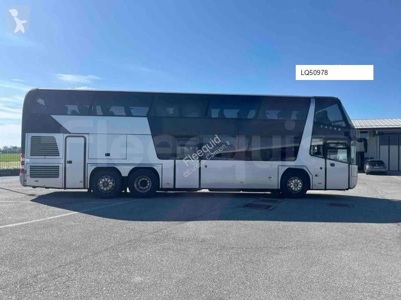 باص Neoplan Cityliner