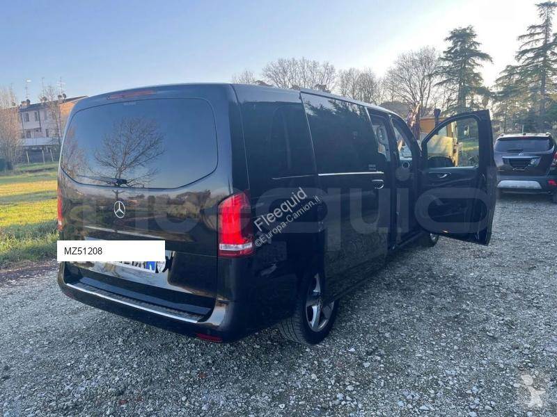 باص Mercedes