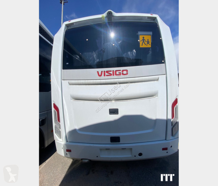 باص Isuzu Visigo