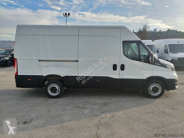 Véhicule utilitaire Iveco  DAILY - 35S16