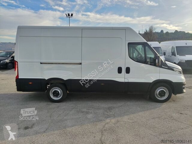 Véhicule utilitaire Iveco  DAILY - 35S16