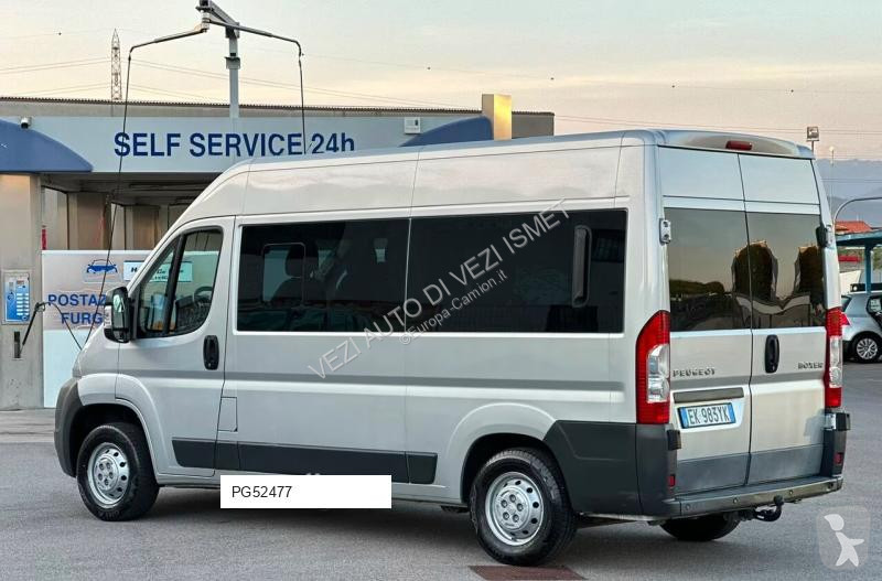 Veículo utilitário Peugeot 9 posti