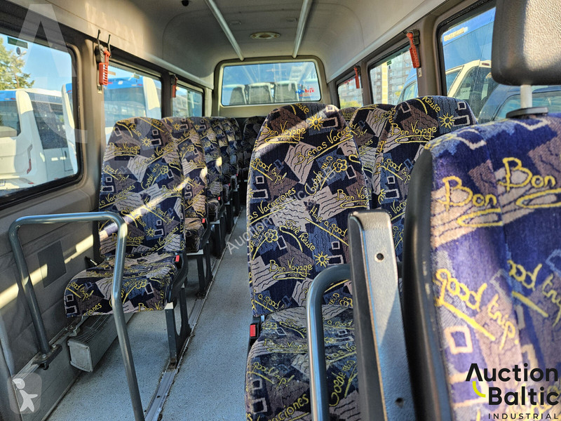 Autobuz Mercedes