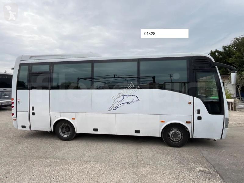 Isuzu Turquoise bus