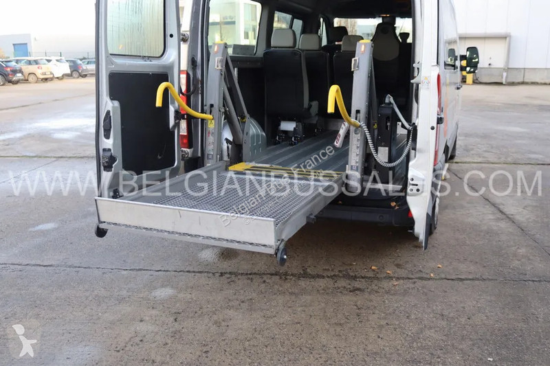Autobus Renault / 5.6m / Lift / Manual / Handicap