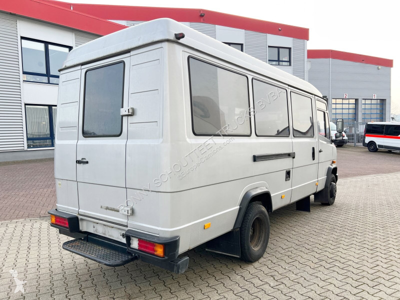 Autobussen Mercedes 711 D-KA 4x2 711 D-KA 4x2,...