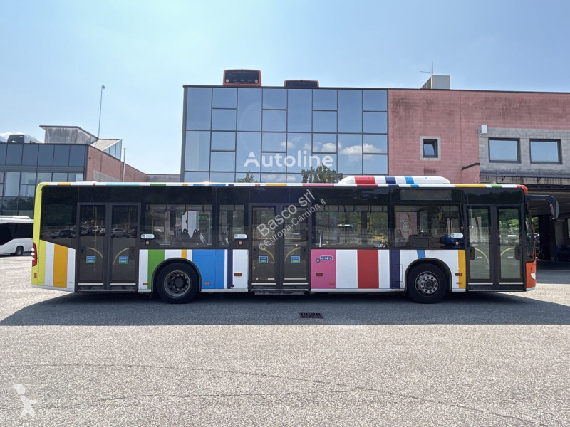 Autobuz Mercedes