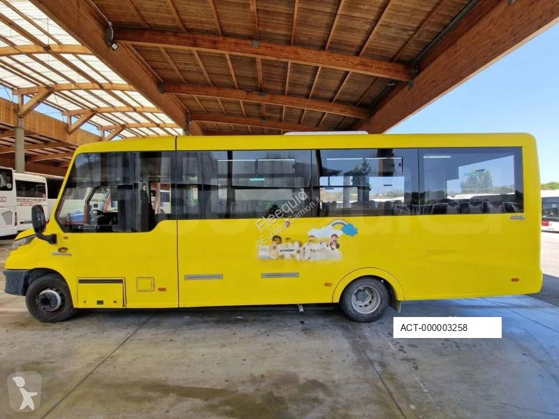 باص Iveco Indcar