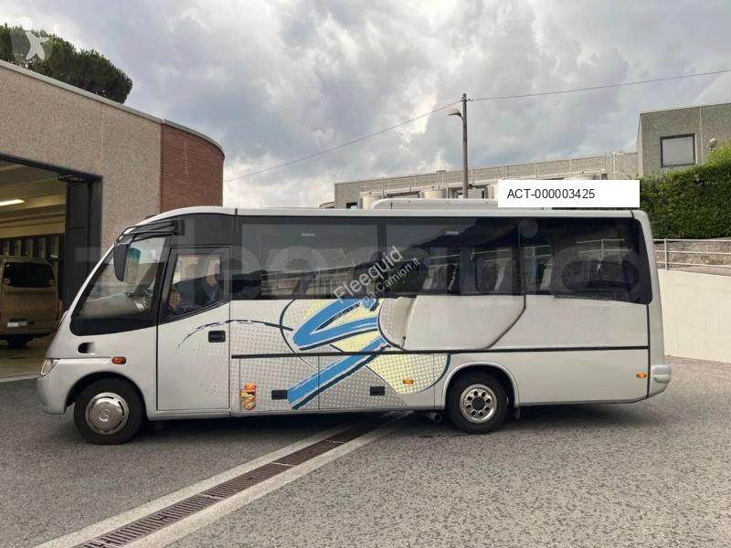 Autobuz Mercedes MB 818 S