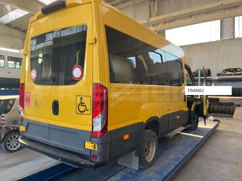 Междуградски автобус Iveco Daily