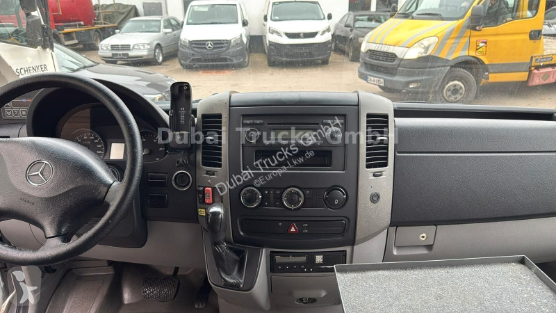 باص Mercedes 515 15-Sitzplätze