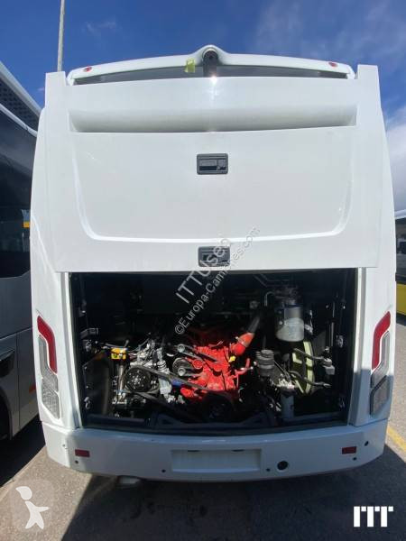 باص Isuzu Visigo