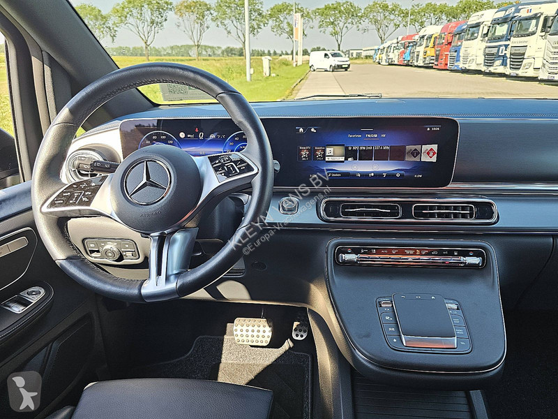 Véhicule utilitaire Mercedes 300 wltp 364 kms...